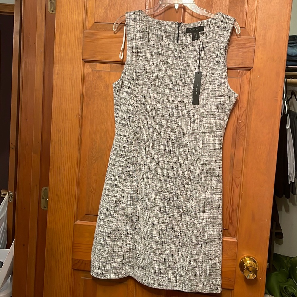 Closet staple! Black and white dress - WITH POCKETS